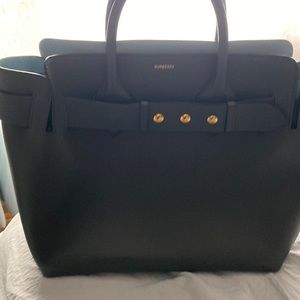 Burberry Large tote. Amazing condition looks just like new.